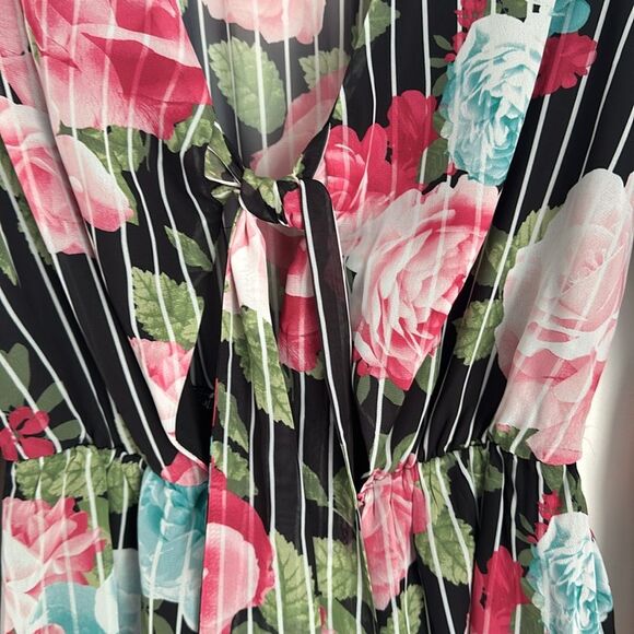 Bebe Floral Tie Front Romper Size M – Sheer Flutter Sleeves Black Stripe Print - Picture 6 of 9